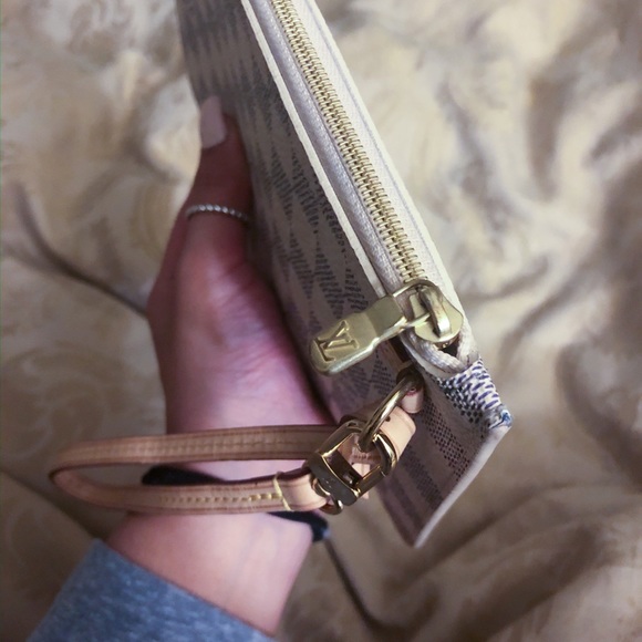 Louis Vuitton Damier Azur Clutch - Picture 3 of 8